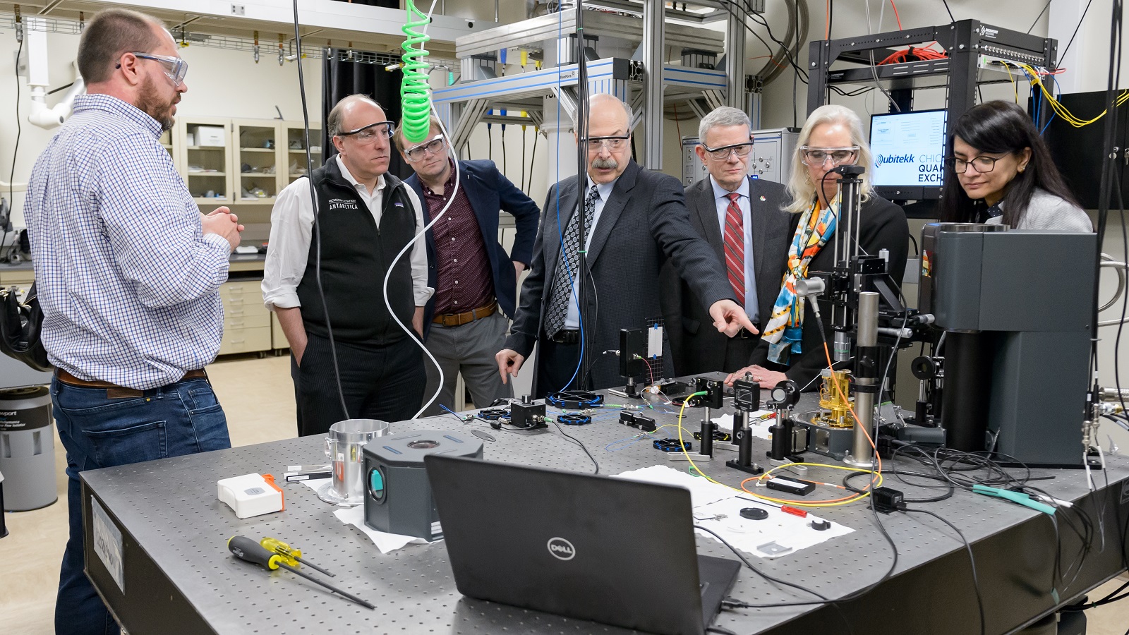Department of Energy Under Secretary for Science Paul Dabbar and Argonne and UChicago scientists and leaders discuss quantum entanglement along Argonne’s quantum loop, a 52-mile fiber optic test bed for quantum communication in the Chicago suburbs. (Image by Argonne National Laboratory.)