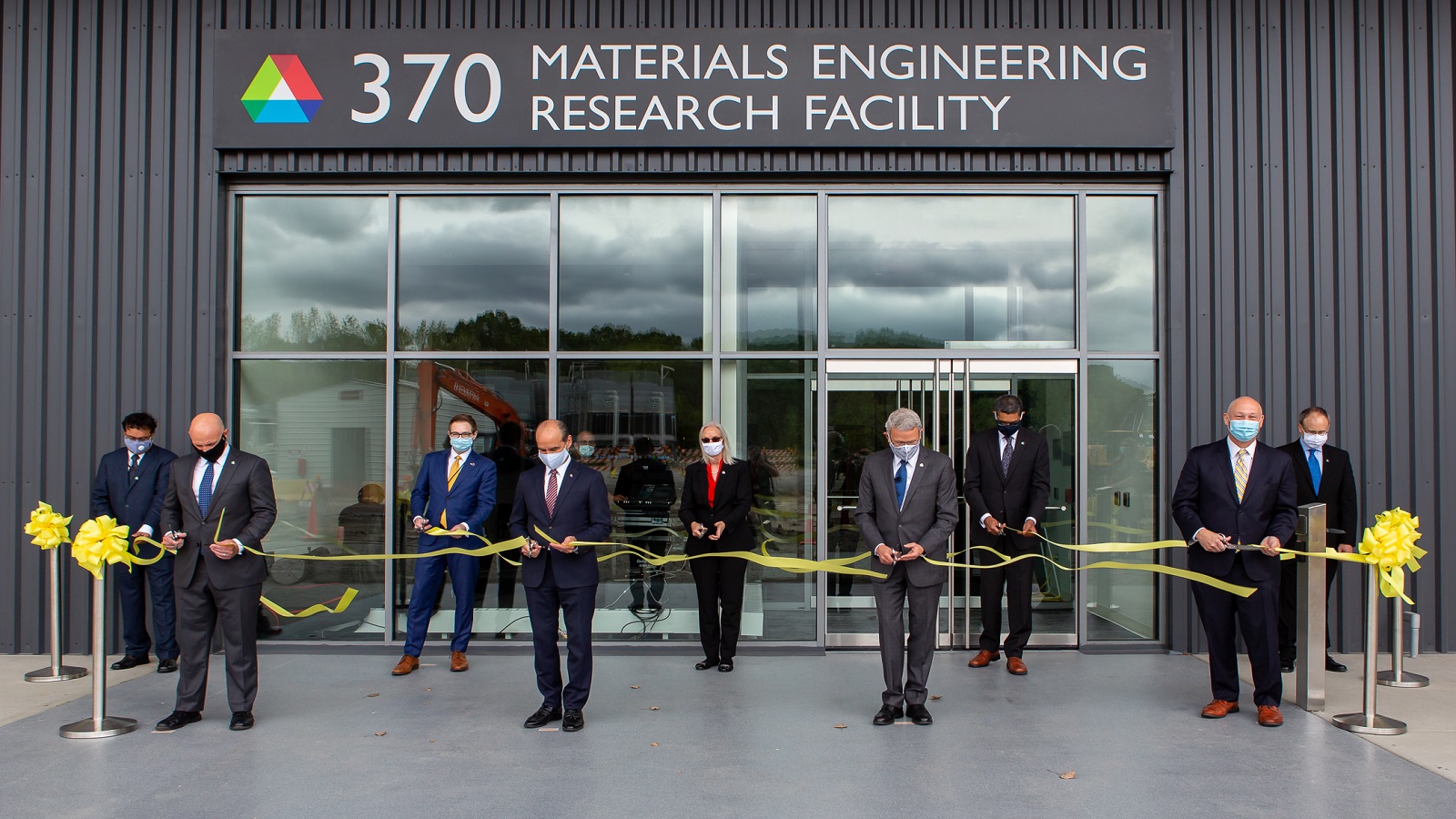 Argonne employees stand at the MERF ribbon cutting in 2020