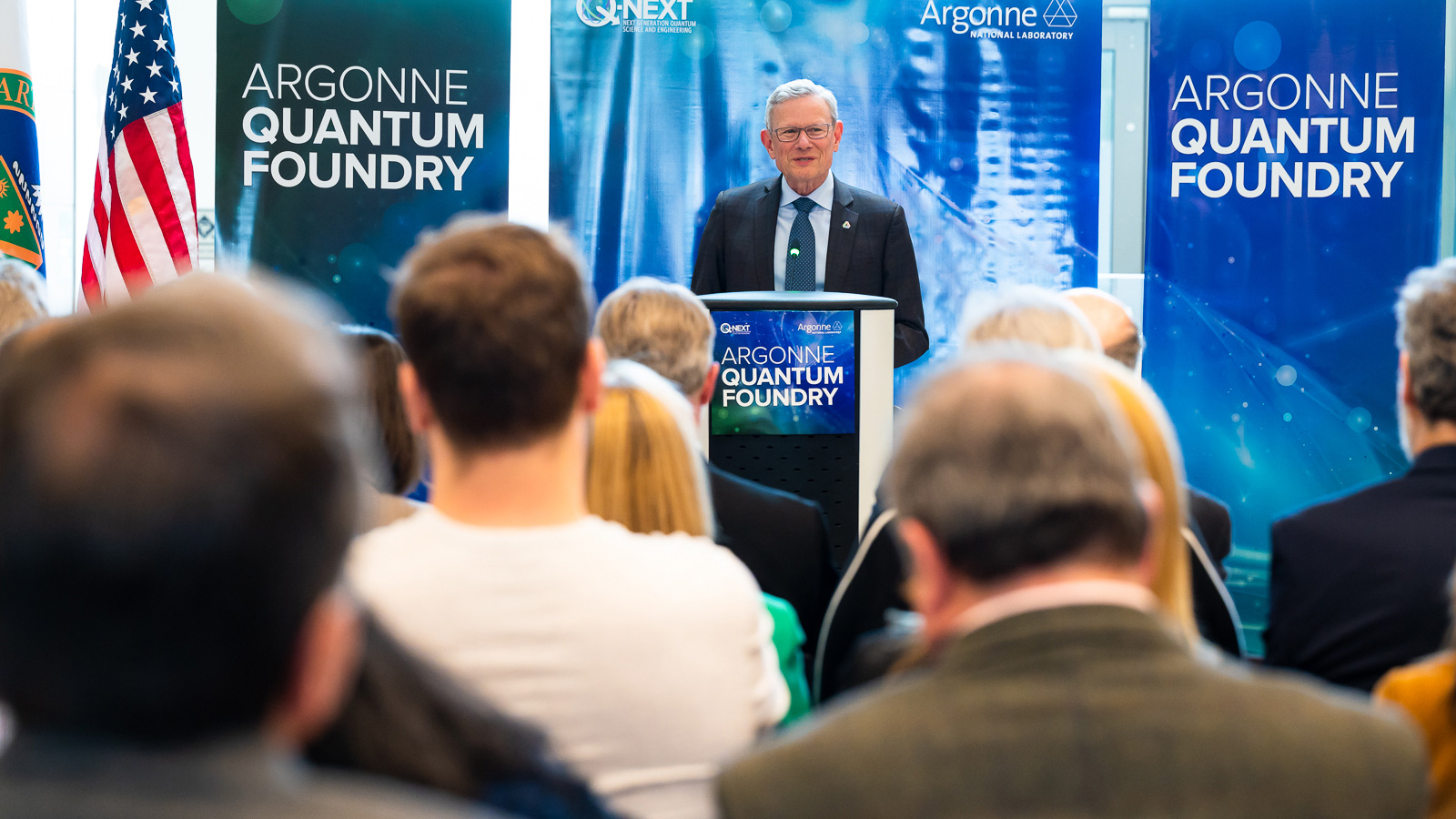 Argonne Director Paul Kearns welcomes guests to the Argonne Quantum Foundry ribbon cutting.