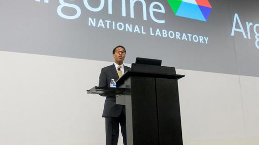 Tavis Reed speaking at Argonne National Laboratory.