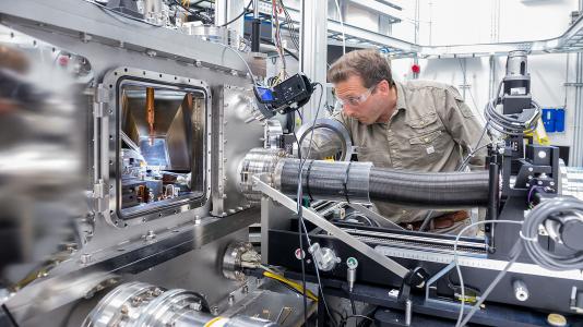 Argonne nanoscientist Martin Holt took X-ray images of the acoustic wave through the use of the Hard X-ray Nanoprobe at the Center for Nanoscale Materials and Advanced Photon Source, both U.S. Department of Energy user facilities at Argonne National Laboratory. 