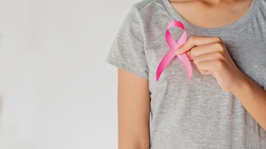 Scientists have found that osteoporosis drug lasofoxifene might be a safer and more effective treatment for breast cancer than the current gold standard. (Image by Shutterstock/Lovelyday12.)