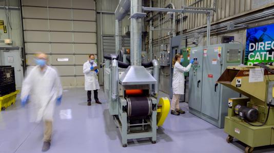 Blauwe plek Spaans Leger Argonne materials scientists pursue a new generation of batteries | Argonne  National Laboratory