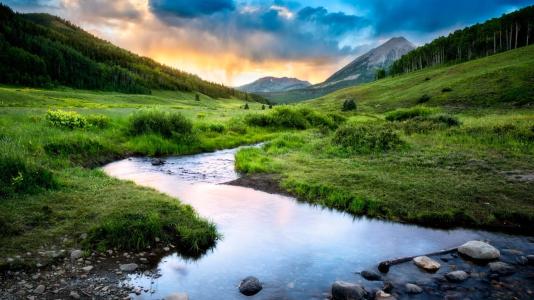 Stream near Crested Butte, Colorado. Crested Butte is where the two-year ARM SAIL campaign will take place. (Image by Adam Springer/Shuttterstock.)
