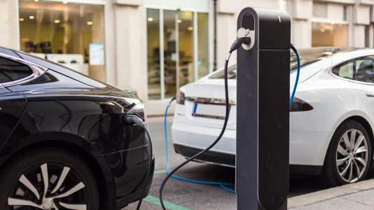 The number of public electric vehicle charging stations across the country is projected to increase nearly 1,000% over the next decade. Argonne’s JOBS EVSE tool helps calculate the economic impact.